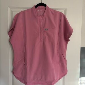 Figs Montex Scrub Top in Chalk Pink size M
